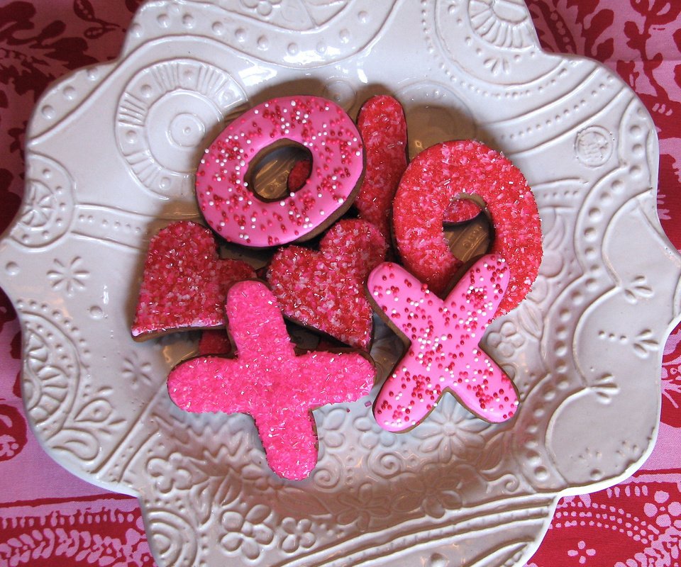 Обои розовый, тарелка, печенье, pink, plate, cookies разрешение 1920x1440 Загрузить