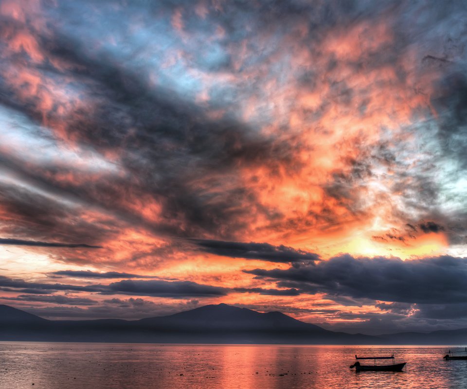 Обои небо, облака, вода, закат, море, лодки, мексика, the sky, clouds, water, sunset, sea, boats, mexico разрешение 2560x1600 Загрузить