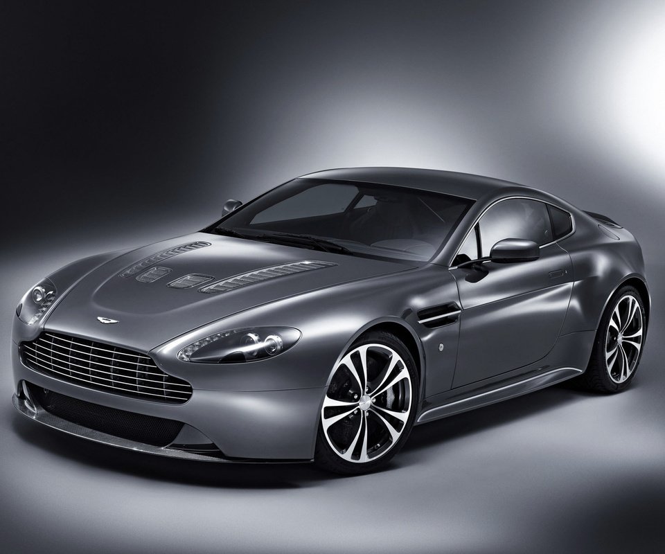 Обои автомобиль, астон мартин, car, aston martin разрешение 2048x1536 Загрузить