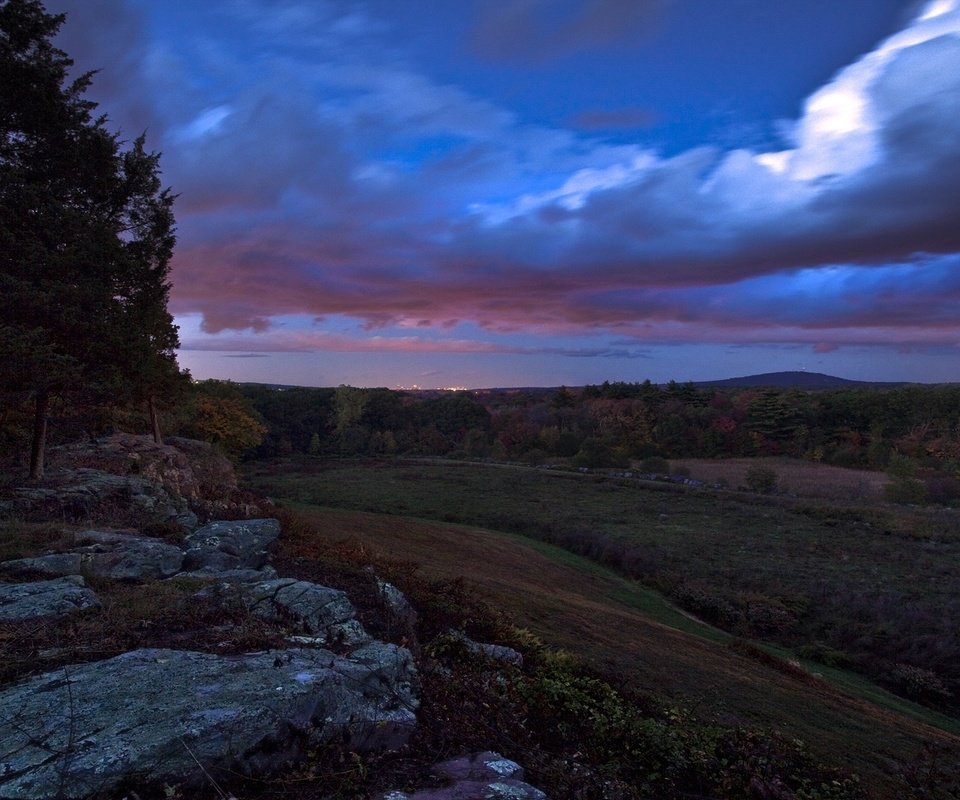 Обои небо, холмы, лес, склон, вечернее, the sky, hills, forest, slope, evening разрешение 1920x1200 Загрузить