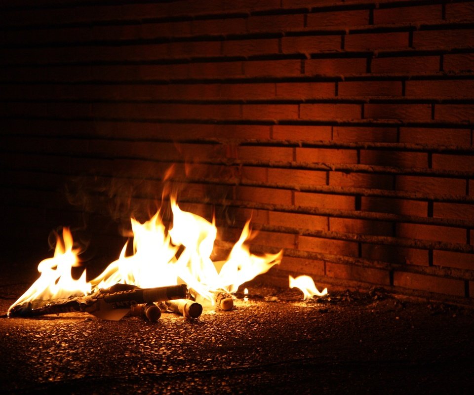 Обои пламя, стена, огонь, костёр, flame, wall, fire, the fire разрешение 4272x2848 Загрузить