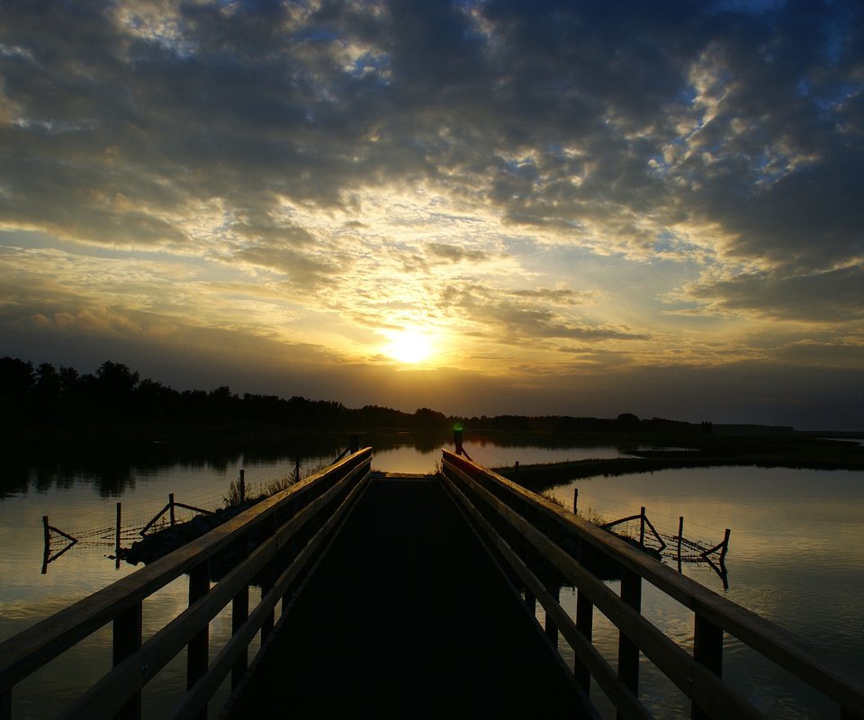 Обои озеро, закат, мост, lake, sunset, bridge разрешение 2560x1600 Загрузить