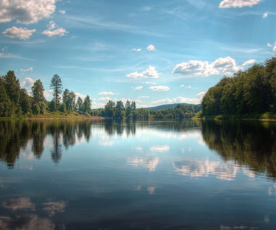 Обои небо, лето, облака, деревья, озеро, река, природа, отражение, пейзаж, the sky, summer, clouds, trees, lake, river, nature, reflection, landscape разрешение 1920x1080 Загрузить