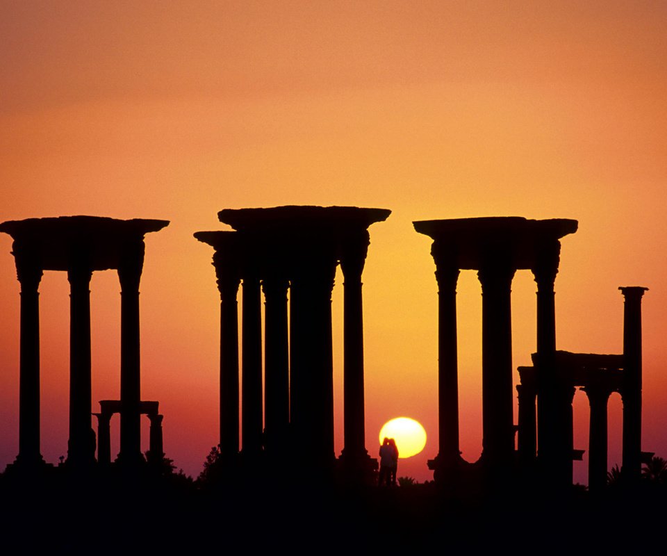 Обои вечер, солнце, закат, колонны, the evening, the sun, sunset, columns разрешение 2000x1333 Загрузить