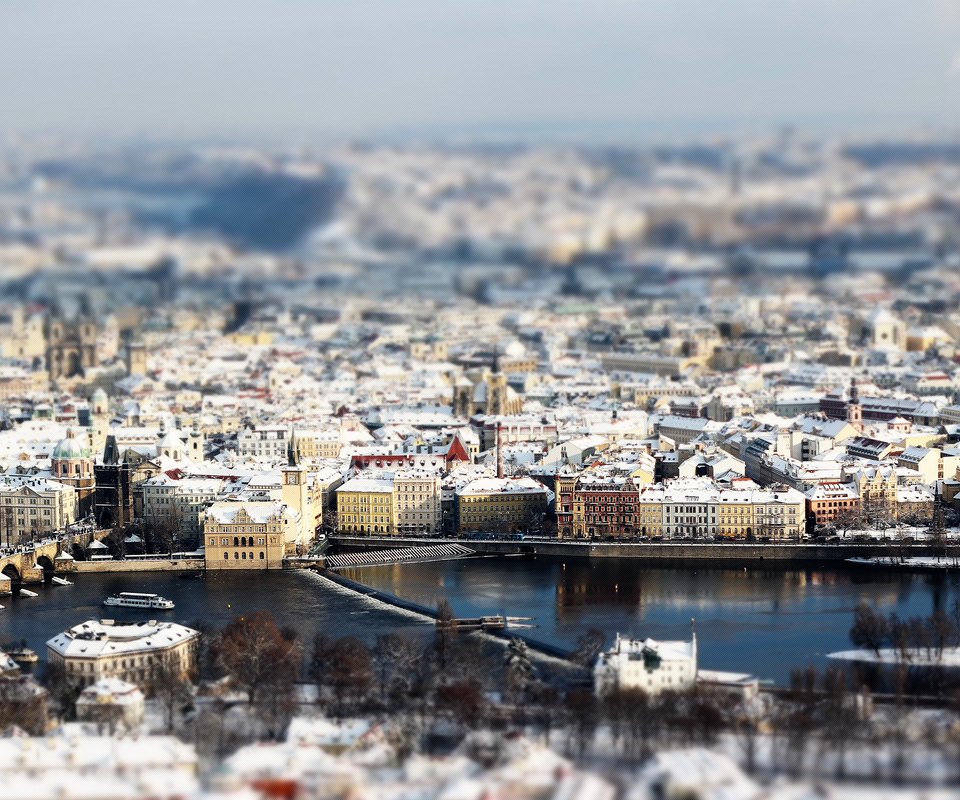 Обои снег, зима, город, прага, tilt-shift, snow, winter, the city, prague разрешение 2560x1600 Загрузить