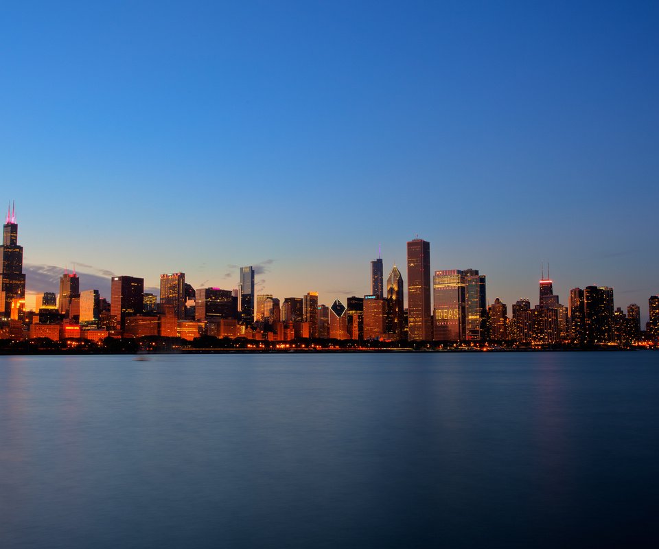 Обои закат, небоскребы, океан, чикаго, sunset, skyscrapers, the ocean, chicago разрешение 2560x1600 Загрузить