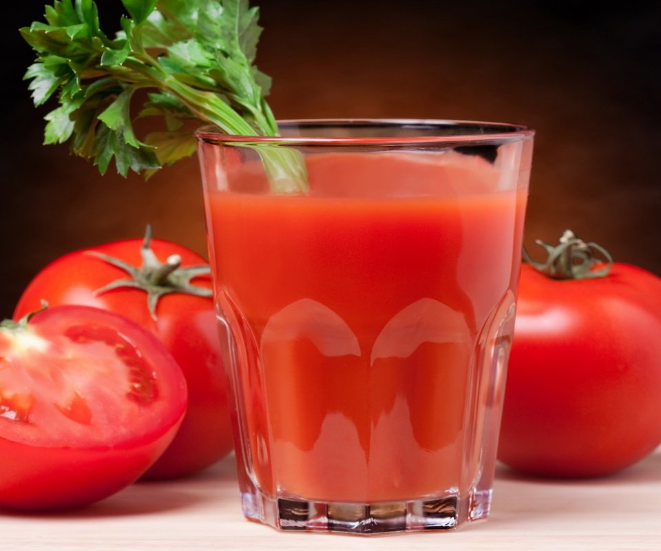 Обои стакан, помидоры, томатный сок, сельдерей, glass, tomatoes, tomato juice, celery разрешение 1920x1080 Загрузить