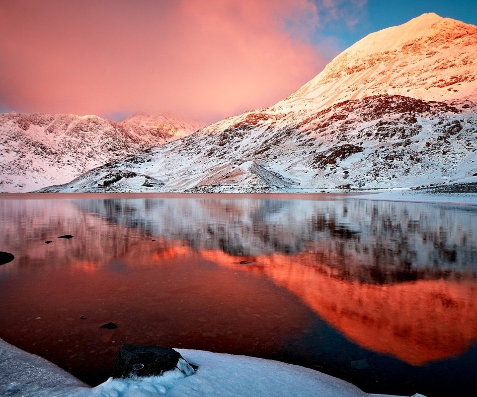 Обои небо, облака, озеро, горы, снег, природа, отражение, гора, the sky, clouds, lake, mountains, snow, nature, reflection, mountain разрешение 1920x1200 Загрузить