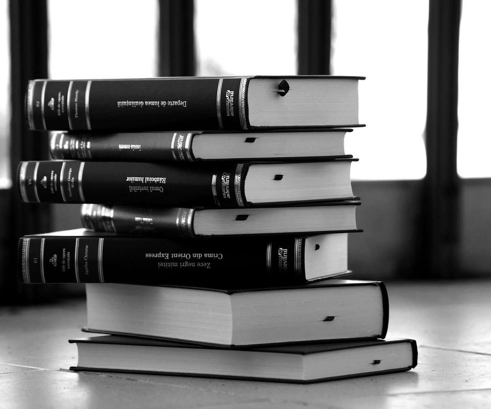 Обои книги, стопка, черно-белый фон, собрание сочинений, books, stack, black-and-white background, works разрешение 1920x1200 Загрузить