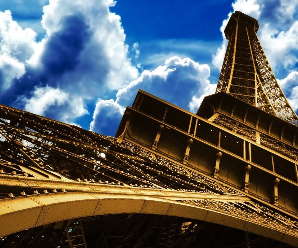 Обои небо, облака, париж, эйфелева башня, the sky, clouds, paris, eiffel tower разрешение 1920x1080 Загрузить