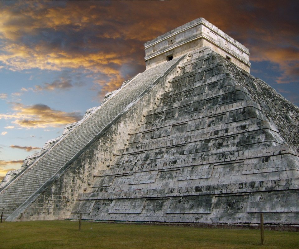 Обои chichen-ica -piramida -majya -nebo -oblaka, chichen-ica-piramida-majya -nebo -oblaka разрешение 2816x2112 Загрузить