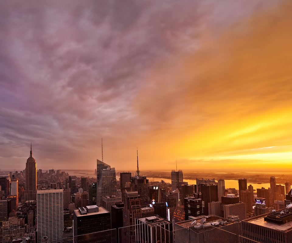 Обои закат, вид сверху, небоскребы, нью-йорк, sunset, the view from the top, skyscrapers, new york разрешение 1920x1200 Загрузить