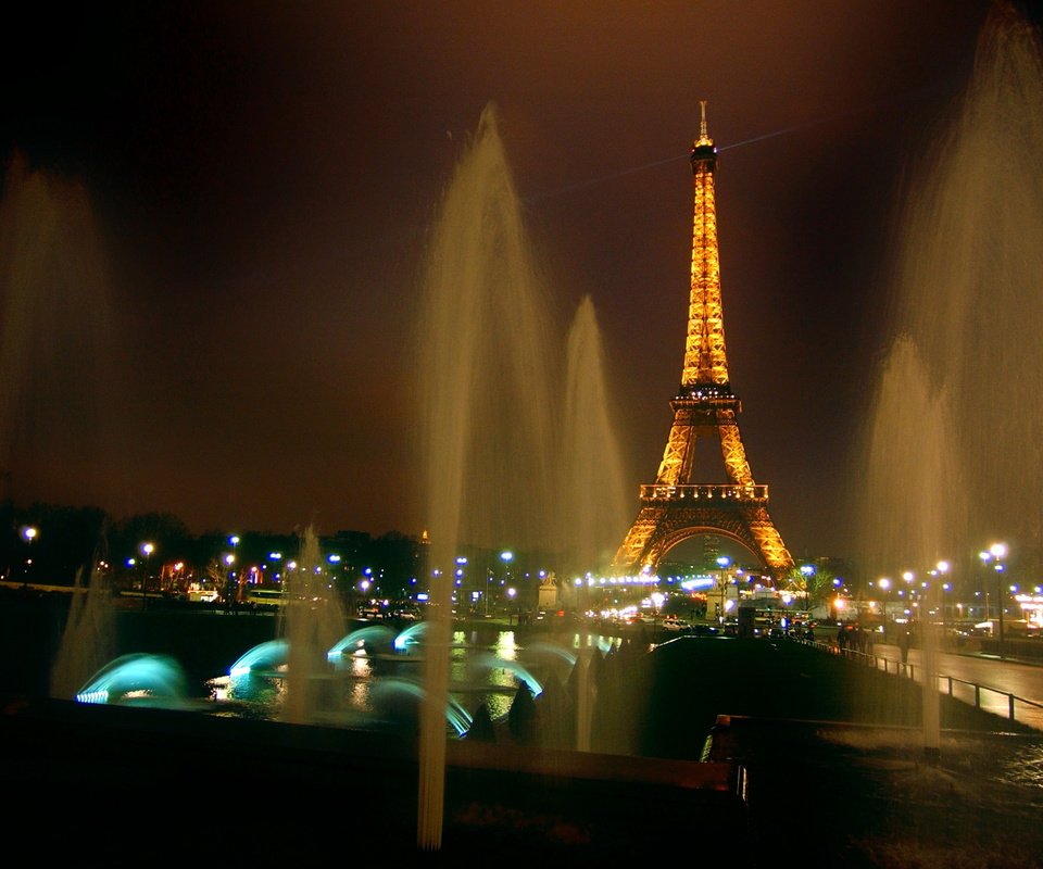 Обои ночь, париж, подсветка, эйфелева башня, фонтаны, night, paris, backlight, eiffel tower, fountains разрешение 2956x1893 Загрузить