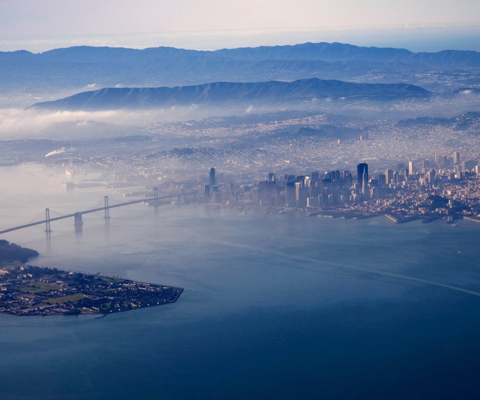 Обои туман, мост, город, залив, сша, калифорния, bay bridge, бэй бридж, fog, bridge, the city, bay, usa, ca разрешение 1920x1080 Загрузить