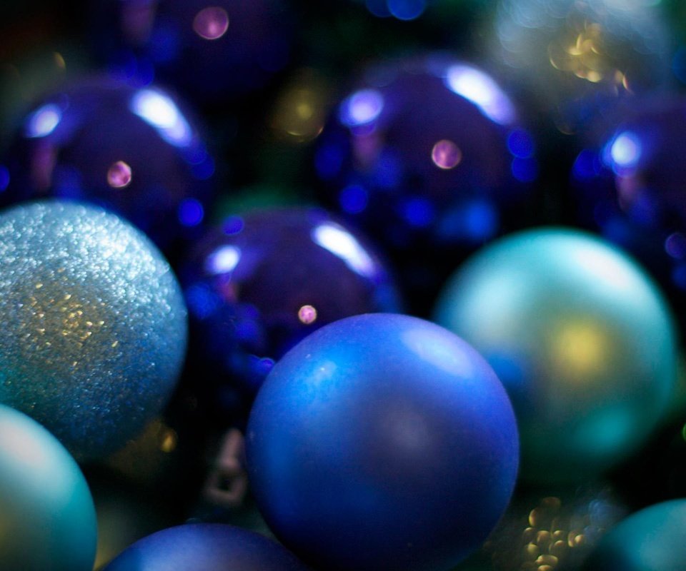 Обои новый год, зима, синий, голубой, блеск, елочные шары, new year, winter, blue, shine, christmas balls разрешение 1920x1200 Загрузить