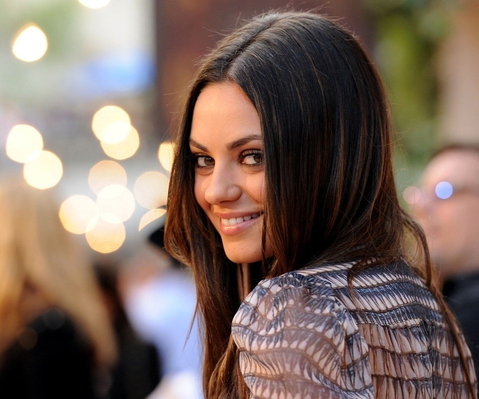 Обои улыбка, портрет, модель, волосы, лицо, актриса, мила кунис, smile, portrait, model, hair, face, actress, mila kunis разрешение 1920x1170 Загрузить