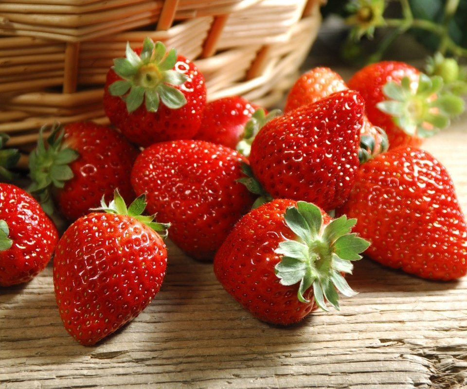 Обои ягода, клубника, корзинка, berry, strawberry, basket разрешение 1920x1080 Загрузить