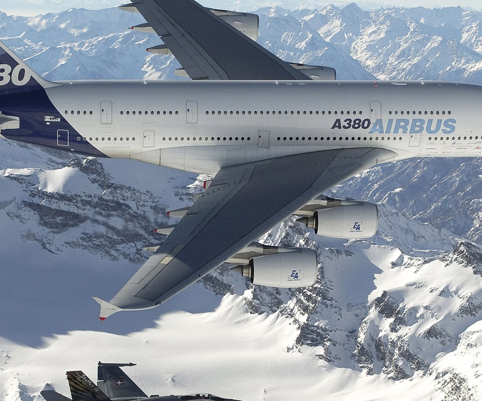 Обои airbus, a380, polyot, обьлака, oblaka разрешение 6048x1280 Загрузить