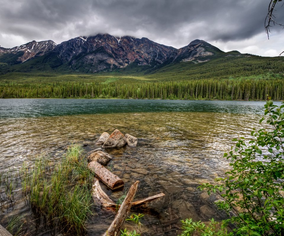 Обои небо, река, горы, природа, лес, the sky, river, mountains, nature, forest разрешение 1920x1200 Загрузить