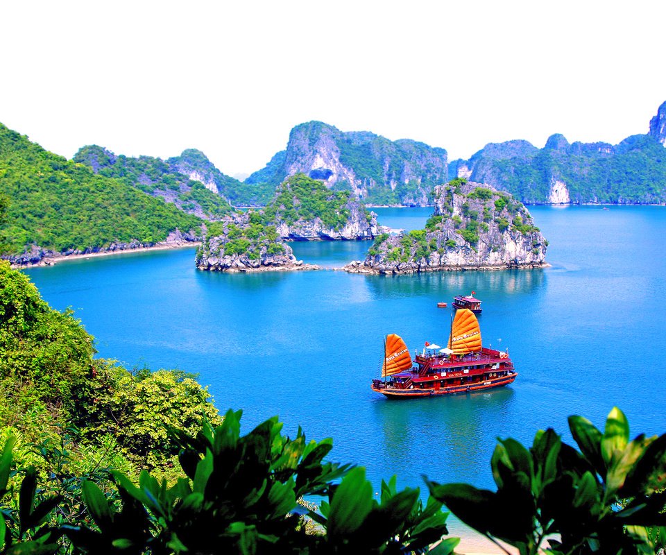 Обои море, тропики, вьетнам, бухта халонг, sea, tropics, vietnam, halong разрешение 2560x1920 Загрузить