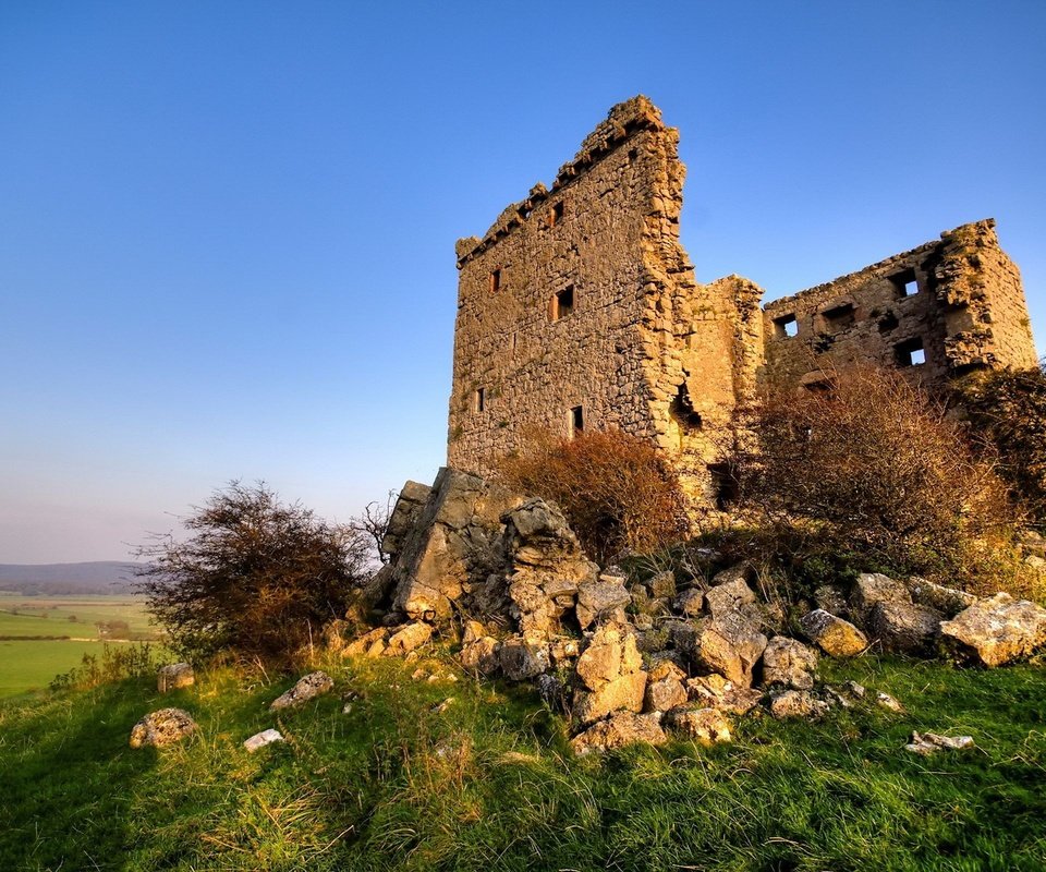 Обои небо, трава, развалины, здание, the sky, grass, the ruins, the building разрешение 2560x1600 Загрузить