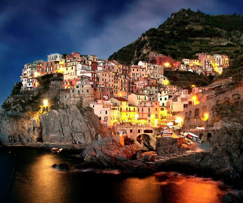Обои скалы, город, побережье, дома, италия, амальфи, rocks, the city, coast, home, italy, amalfi разрешение 1920x1200 Загрузить