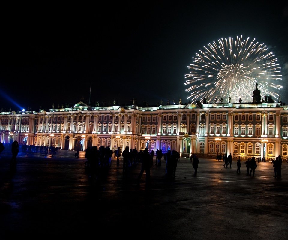 Обои ночь, новый год, салют, санкт-петербург, зимний дворец, night, new year, salute, saint petersburg, the winter palace разрешение 2560x1600 Загрузить