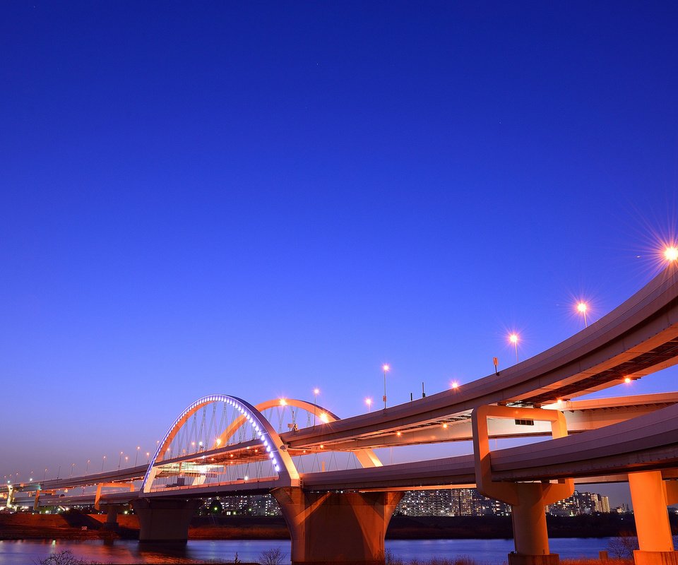 Обои ночь, фонари, огни, мост, япония, залив, синее, йокогама, night, lights, bridge, japan, bay, blue, yokohama разрешение 1920x1080 Загрузить