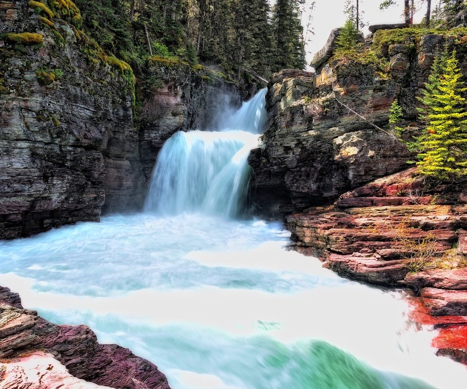 Обои деревья, река, водопад, скалв, национальный парк глейшер, trees, river, waterfall, scal, glacier national park разрешение 2560x1600 Загрузить