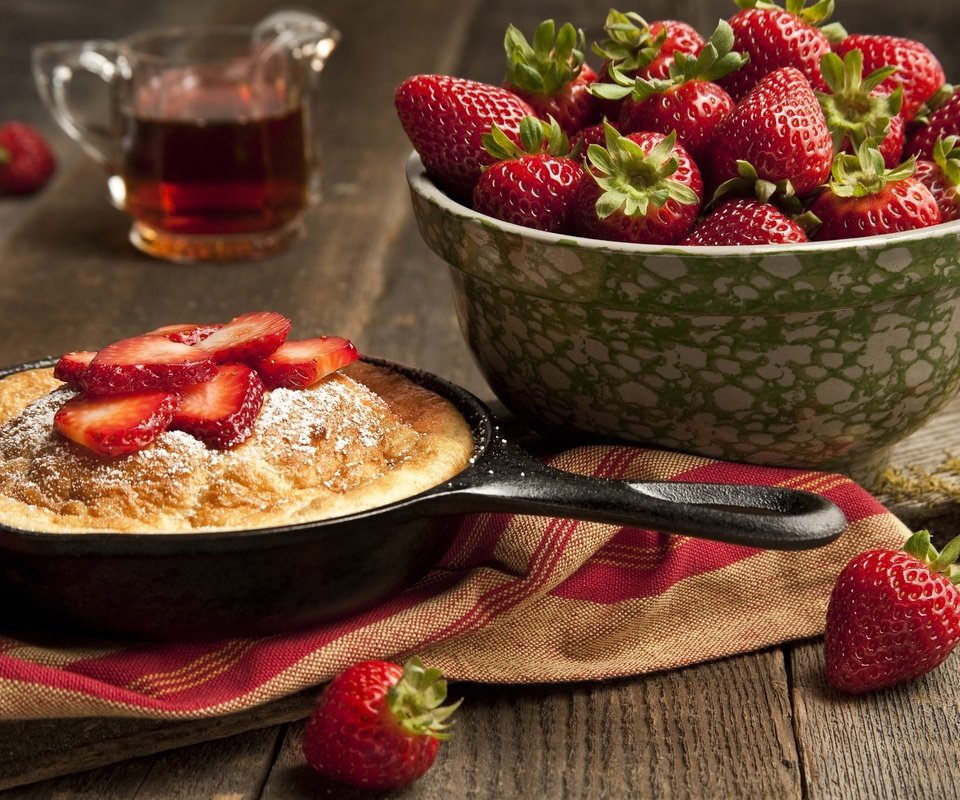 Обои клубника, ягоды, десерт, пирожное, strawberry, berries, dessert, cake разрешение 2560x1600 Загрузить