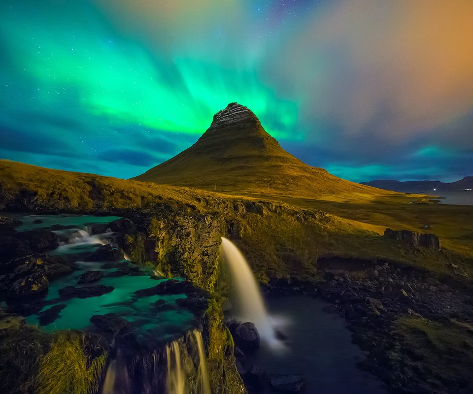 Обои водопад, исландия, aurora borealis, киркьюфетль, waterfall, iceland, kirkjufell разрешение 1920x1200 Загрузить