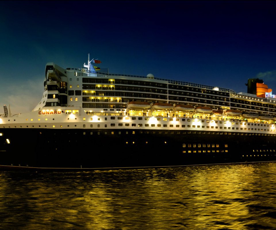 Обои корабли круизный лайнер море ночь, ships cruise liner sea night разрешение 2480x1401 Загрузить