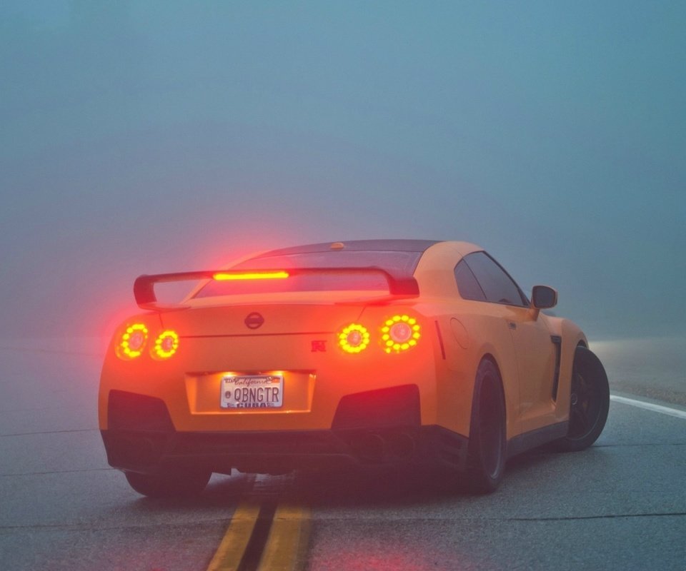 Обои туман, r35, nissan gtr, стоп-сигналы, fog, brake lights разрешение 1920x1080 Загрузить