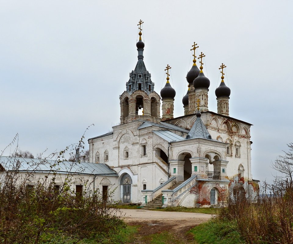 Обои осень, россия, церковь воскресения христова, autumn, russia, church of the resurrection разрешение 2560x1600 Загрузить