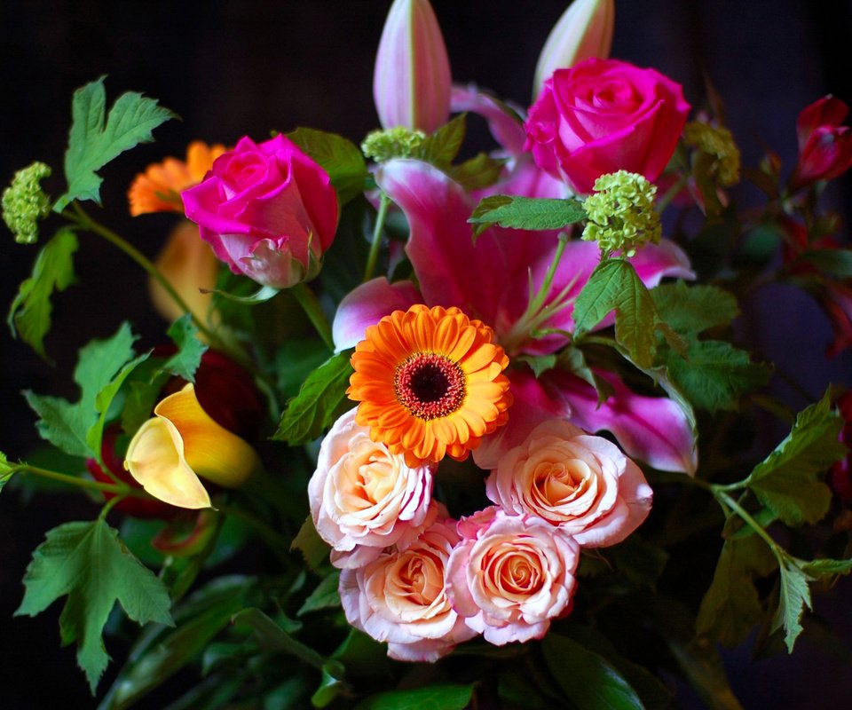 Обои цветы, лепестки, букет, flowers, petals, bouquet разрешение 2300x1522 Загрузить