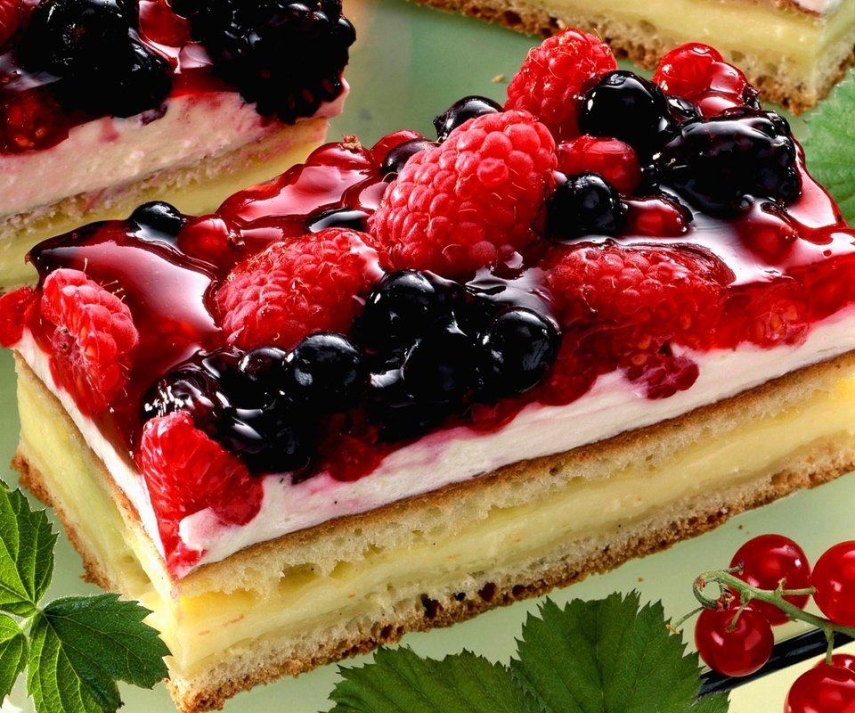 Обои малина, красная смородина, cheesecake., raspberry, red currant разрешение 2048x1536 Загрузить