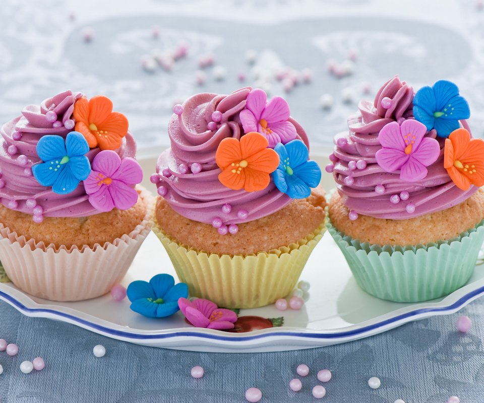 Обои крем для торта, украшения, сладкое, кексы, cream cake, decoration, sweet, cupcakes разрешение 2000x1298 Загрузить