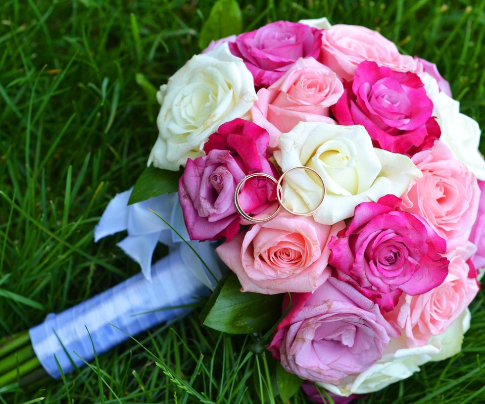 Обои розы, букет, кольца, свадьба, roses, bouquet, ring, wedding разрешение 4608x3072 Загрузить