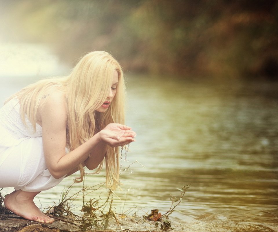 Обои вода, блондинка, ладони, пепи гуэрра, water, blonde, palm, pepi guerra разрешение 1920x1200 Загрузить