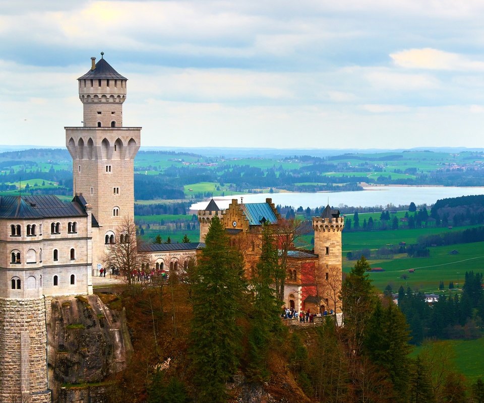 Обои замок, германия, бавария, замок нойшванштайн, castle, germany, bayern, neuschwanstein castle разрешение 3840x2345 Загрузить