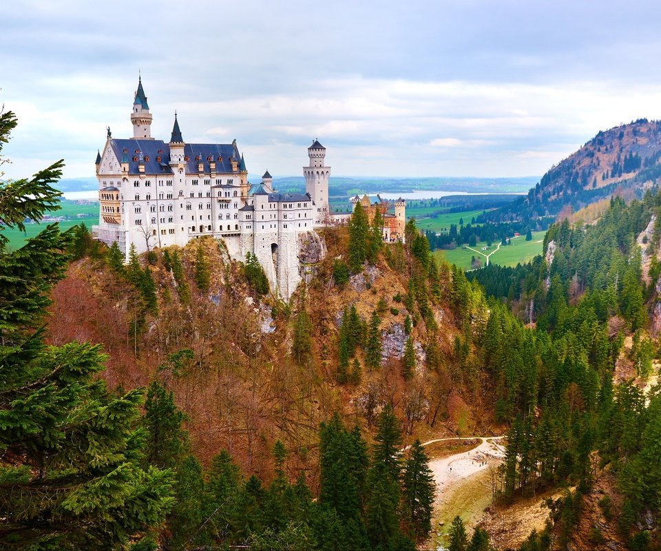 Обои скала, германия, бавария, замок нойшванштайн, rock, germany, bayern, neuschwanstein castle разрешение 3840x2345 Загрузить