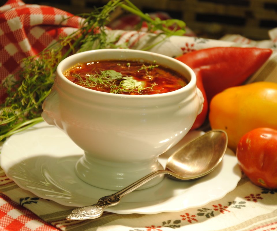 Обои ложка, перец, томаты, борщ, суп, spoon, pepper, tomatoes, soup разрешение 3872x2592 Загрузить