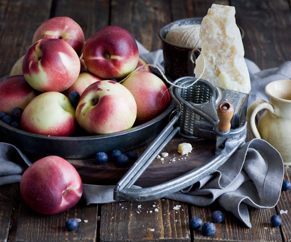 Обои черника, натюрморт, нектарин, verdina anna, blueberries, still life, nectarine разрешение 2000x1331 Загрузить