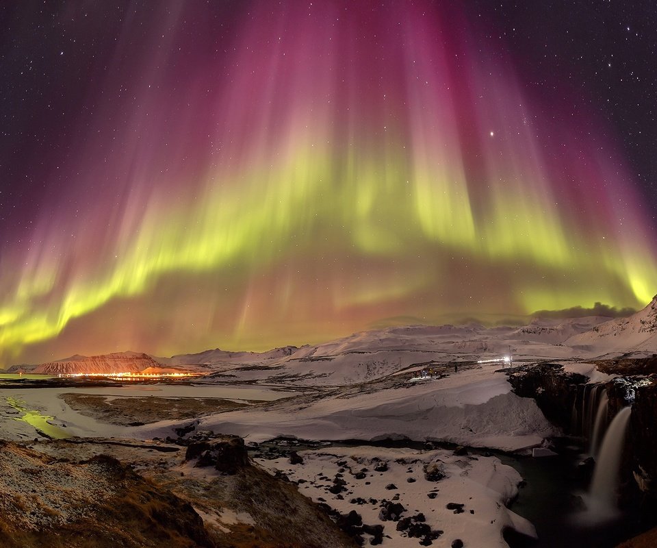 Обои ночь, звезды, северное сияние, исландия, night, stars, northern lights, iceland разрешение 2048x1266 Загрузить