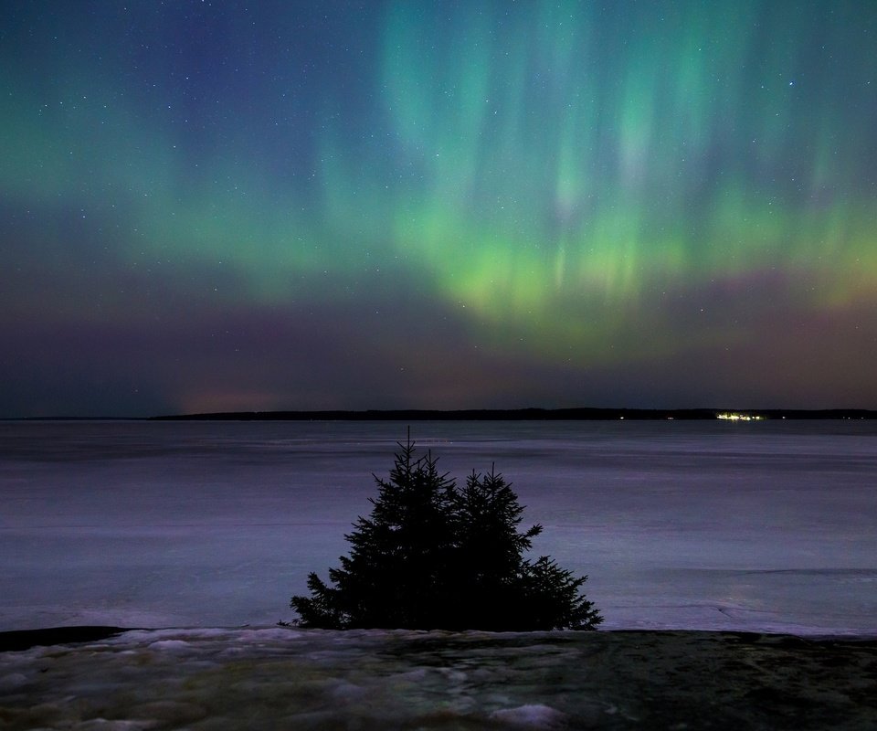 Обои ночь, зима, звезды, северное сияние, финляндия, night, winter, stars, northern lights, finland разрешение 2048x1365 Загрузить