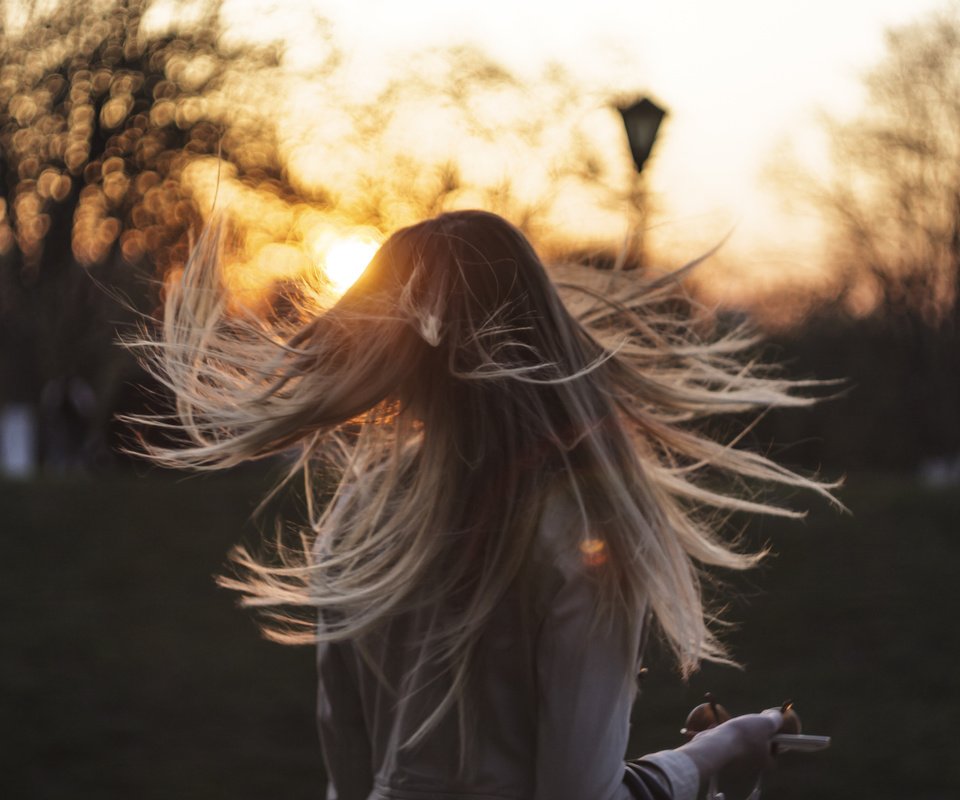 Обои закат, девушка, настроение, волосы, ксюша, sunset, girl, mood, hair, xenia разрешение 2048x1365 Загрузить