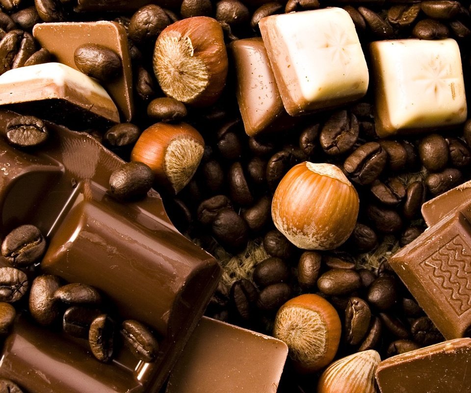 Обои орехи, кофе, шоколад, кофейные зерна, фундук, nuts, coffee, chocolate, coffee beans, hazelnuts разрешение 1920x1080 Загрузить