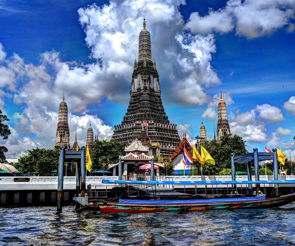 Обои храм, архитектура, красивое дневное фото храма ват арун в бангко, temple, architecture, beautiful day photo wat arun in bangko разрешение 2560x1600 Загрузить