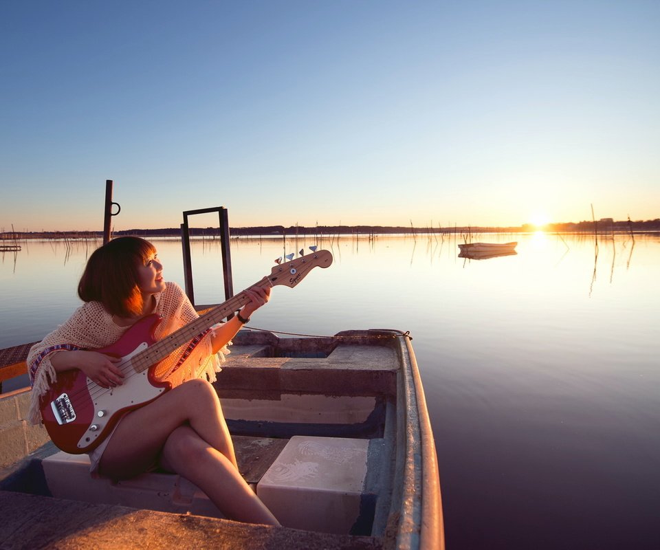 Обои озеро, девушка, гитара, музыка, лодка, lake, girl, guitar, music, boat разрешение 2047x1321 Загрузить