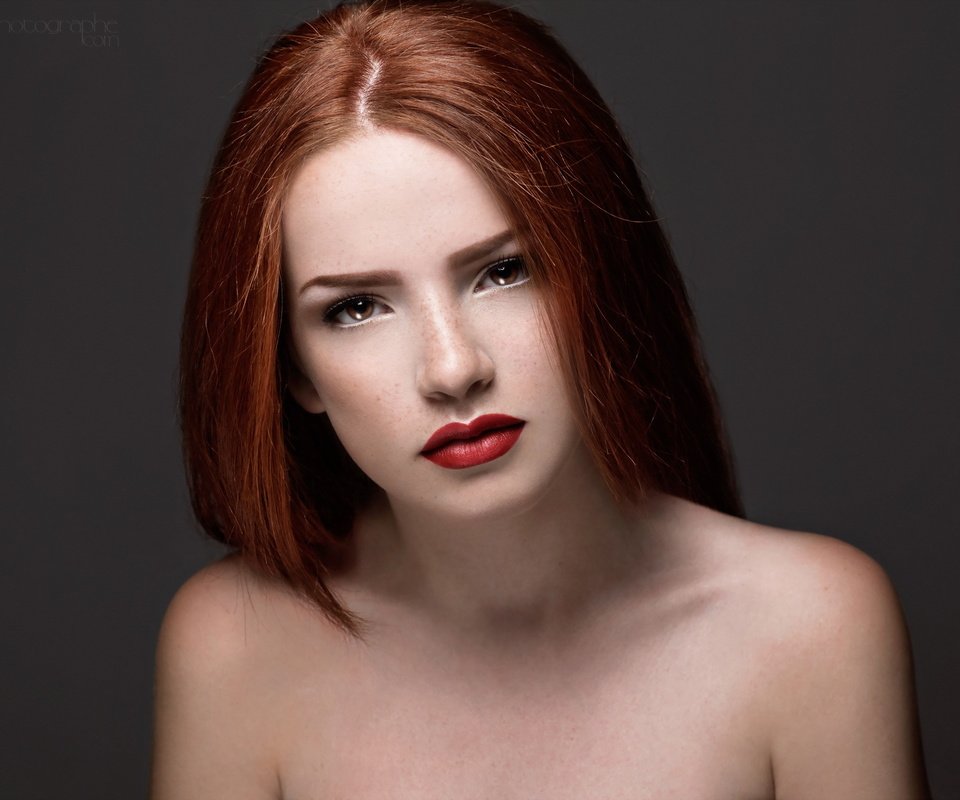 Обои девушка, портрет, взгляд, рыжеволосая, girl, portrait, look, redhead разрешение 2048x1320 Загрузить